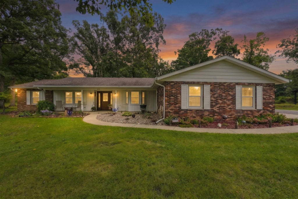 Photo of 2878 E Hickory Lane, Columbia City, IN 46725 (MLS # 202638790)