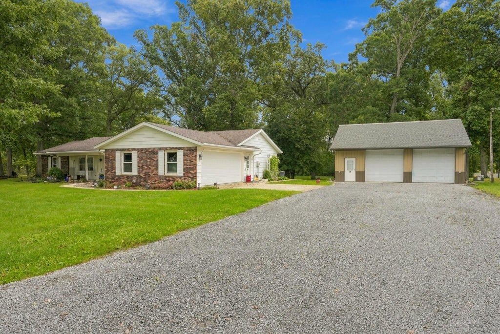 Photo of 2878 E Hickory Lane, Columbia City, IN 46725 (MLS # 202638790)