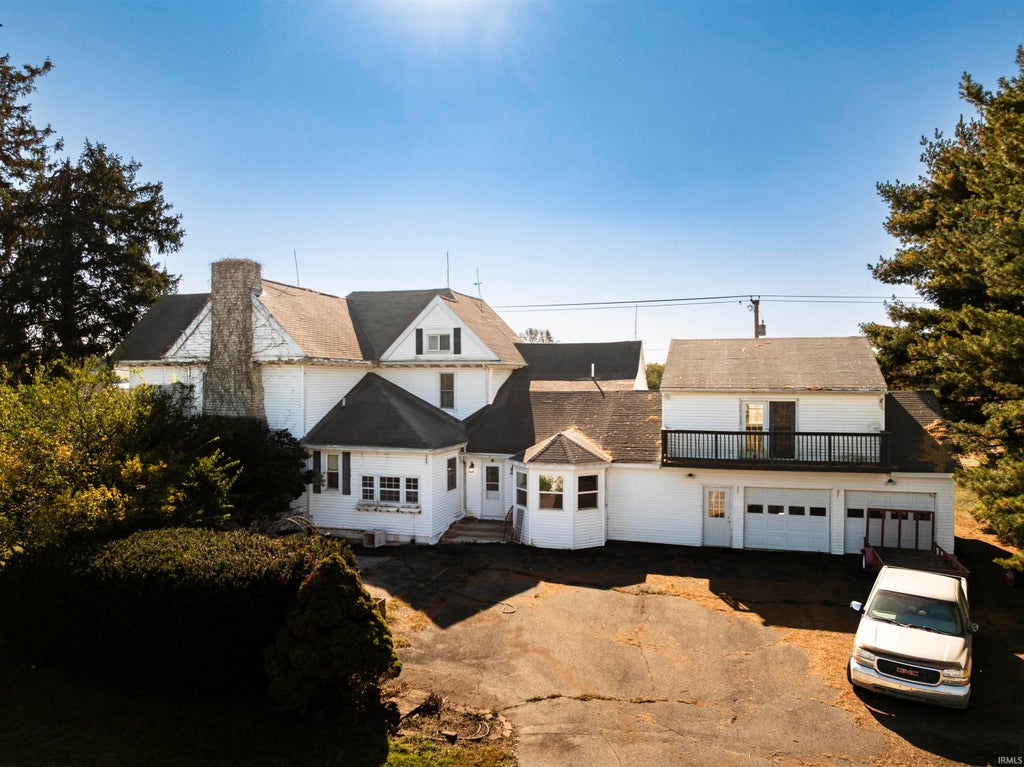 Photo of 881 S County Rd 600 W Road, Yorktown, IN 47396 (MLS # 202644006)