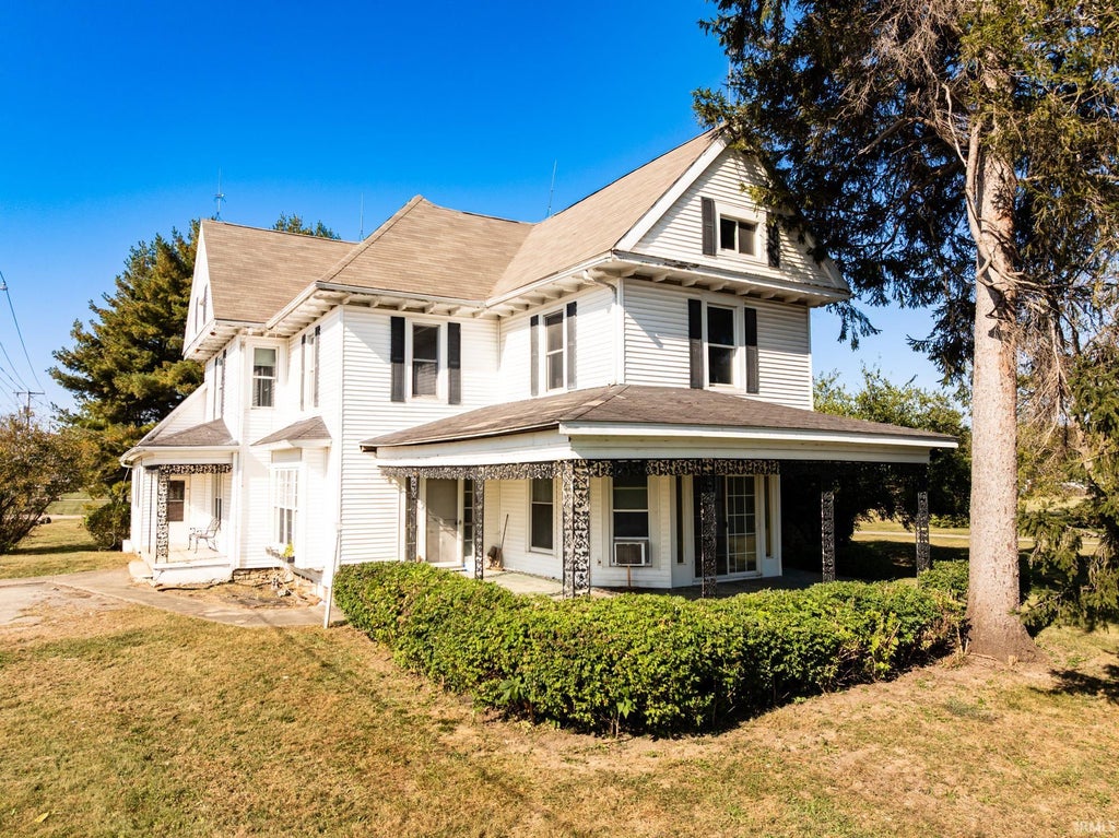 Photo of 881 S County Rd 600 W Road, Yorktown, IN 47396 (MLS # 202644006)