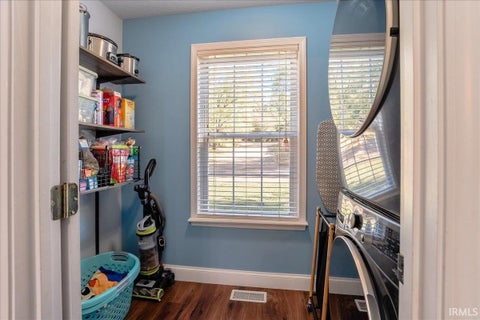 Tiny photo for 5899 Greensboro Drive, Newburgh, IN 47630 (MLS # 202643810)