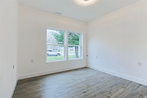 Tiny photo for 4024 Addison Street, South Bend, IN 46614 (MLS # 202613548)