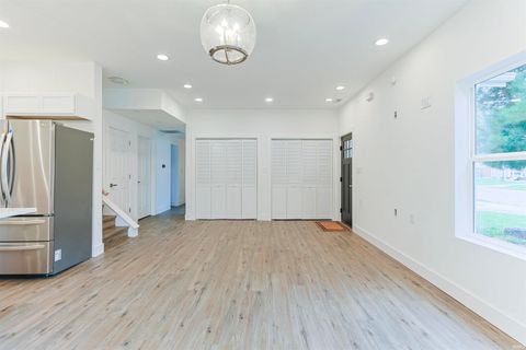 Tiny photo for 4024 Addison Street, South Bend, IN 46614 (MLS # 202613548)