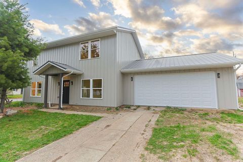 Photo of 4024 Addison Street, South Bend, IN 46614 (MLS # 202613548)