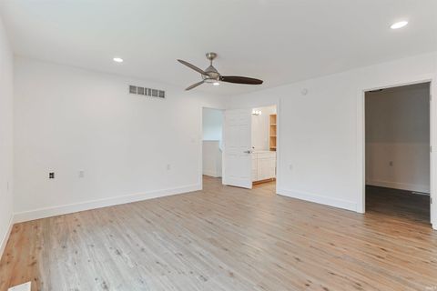 Tiny photo for 4024 Addison Street, South Bend, IN 46614 (MLS # 202613548)