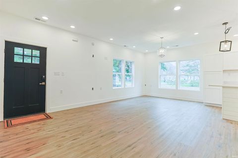 Tiny photo for 4024 Addison Street, South Bend, IN 46614 (MLS # 202613548)