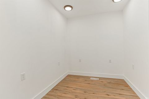 Tiny photo for 4024 Addison Street, South Bend, IN 46614 (MLS # 202613548)