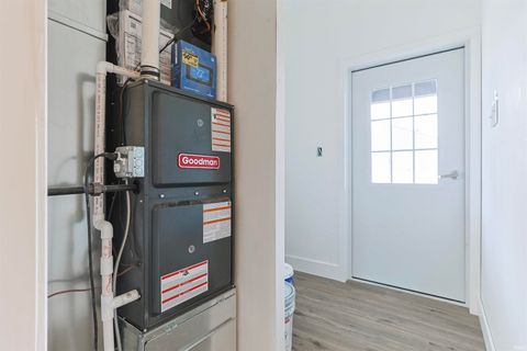 Tiny photo for 4024 Addison Street, South Bend, IN 46614 (MLS # 202613548)