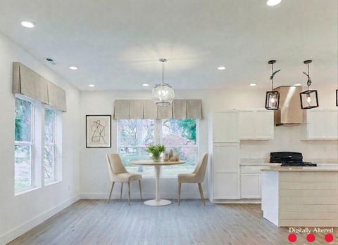 Tiny photo for 4024 Addison Street, South Bend, IN 46614 (MLS # 202613548)