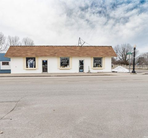 Tiny photo for 315 N Jefferson Street, Converse, IN 46919 (MLS # 202605089)