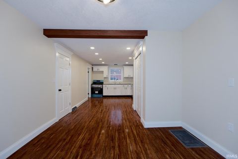 Tiny photo for 140 E Commerce Street, Macy, IN 46951 (MLS # 202600794)