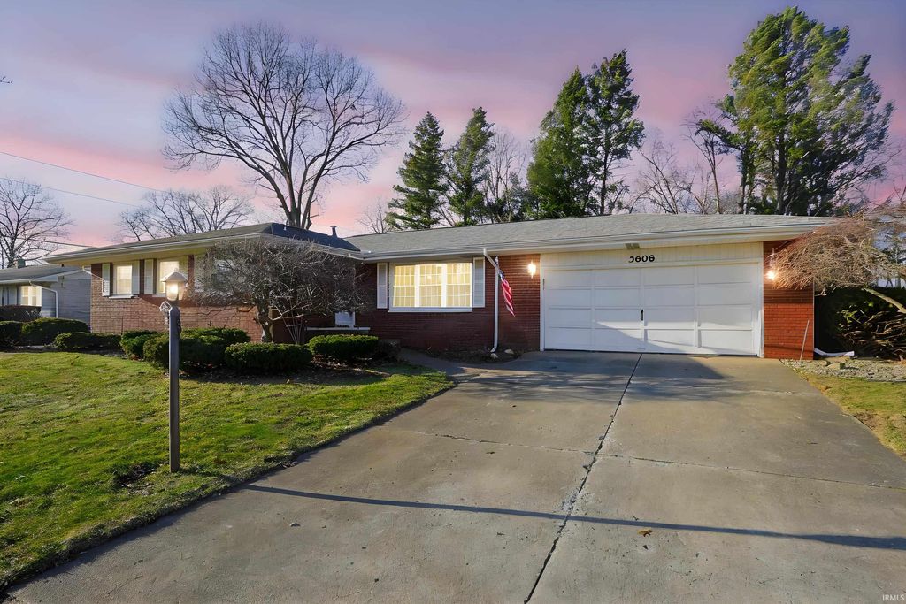 Photo of 3608 Cortland Drive, Elkhart, IN 46514 (MLS # 202605691)