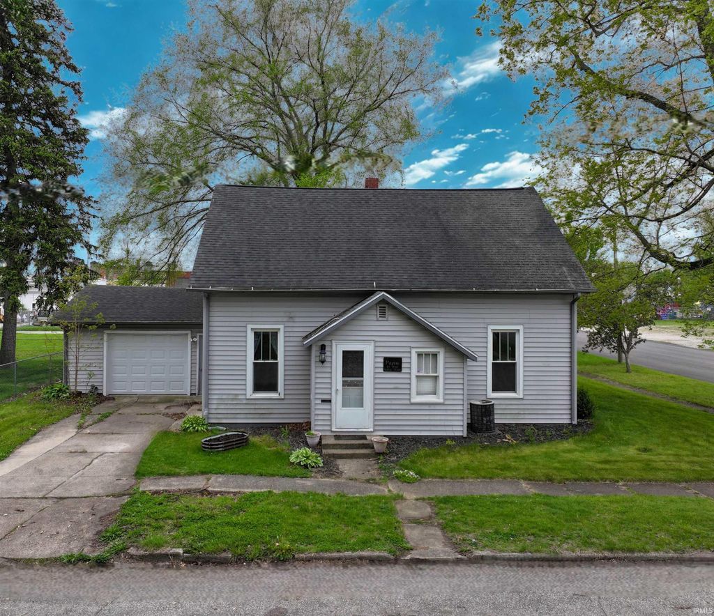 Photo of 121 W Spring Street, Winamac, IN 46996 (MLS # 202615852)