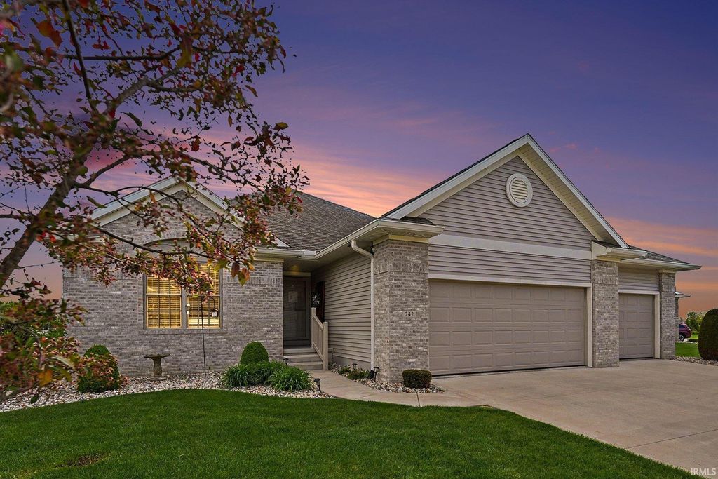 Photo of 242 River Park Drive, Middlebury, IN 46540 (MLS # 202615969)
