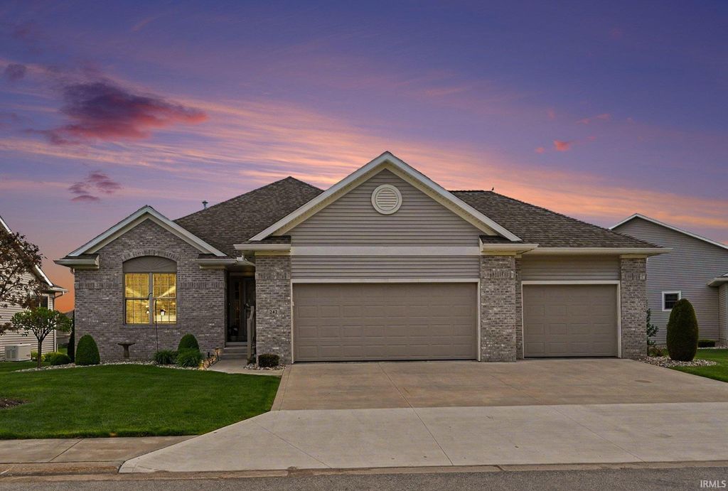 Photo of 242 River Park Drive, Middlebury, IN 46540 (MLS # 202615969)
