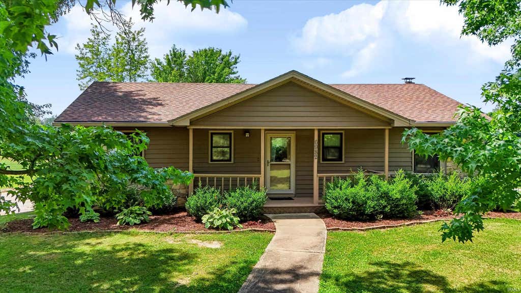 Photo of 6982 S 125 W, Trafalgar, IN 46181 (MLS # 202631372)