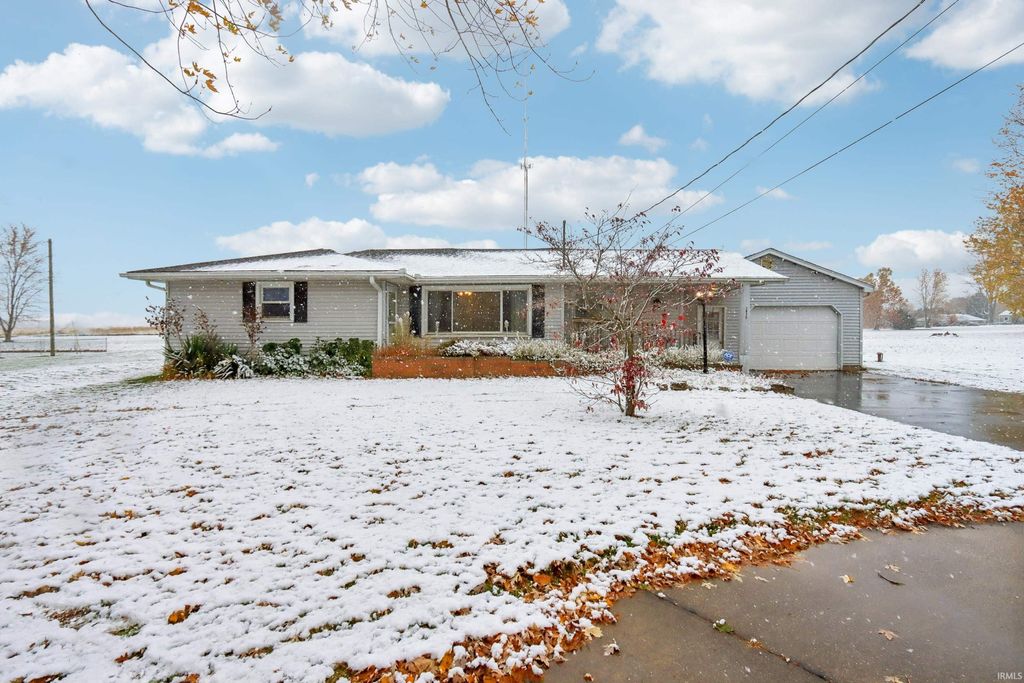 Photo of 1670 W Old Waynetown Road, Crawfordsville, IN 47933 (MLS # 202545567)