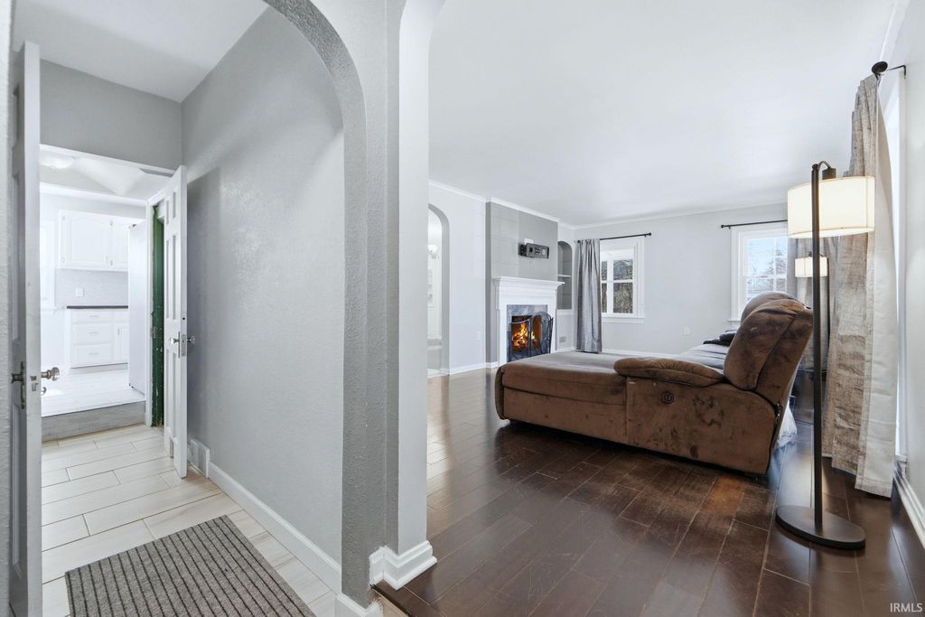 Photo of 1902 Columbia Avenue, Fort Wayne, IN 46805 (MLS # 202606512)