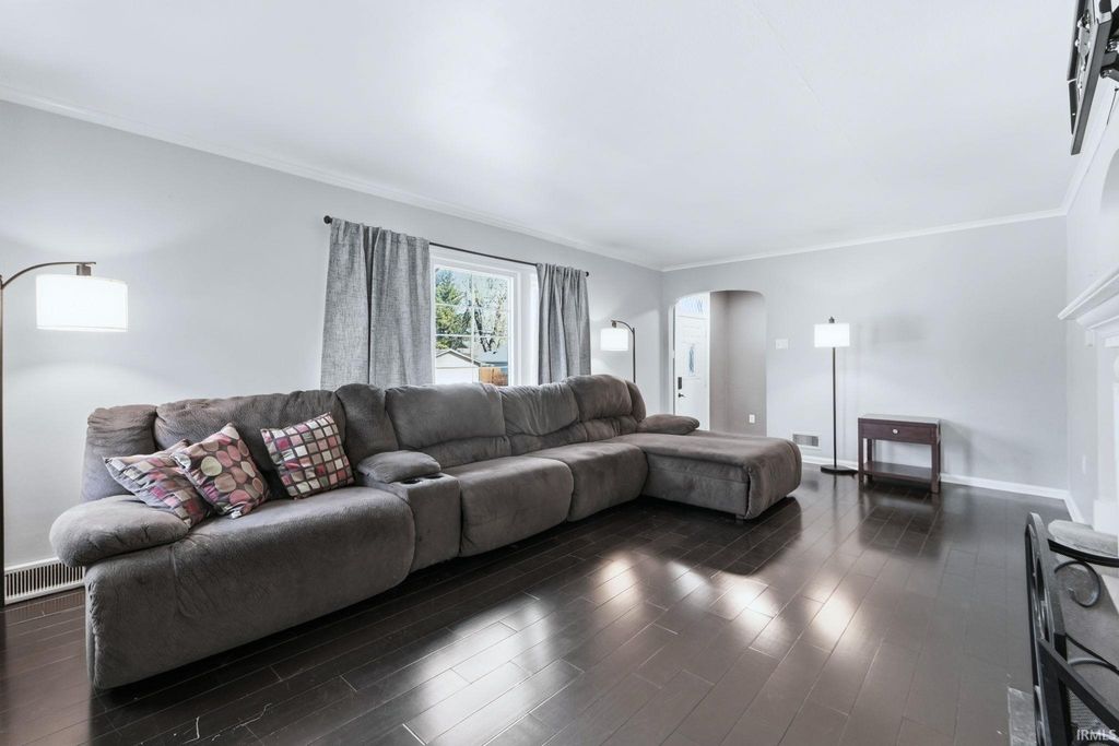 Photo of 1902 Columbia Avenue, Fort Wayne, IN 46805 (MLS # 202606512)