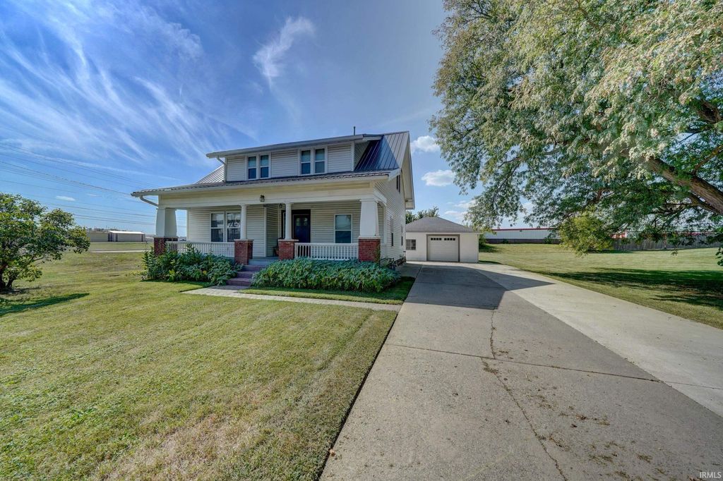 Photo of 805 N Indiana Avenue, Auburn, IN 46706 (MLS # 202537042)