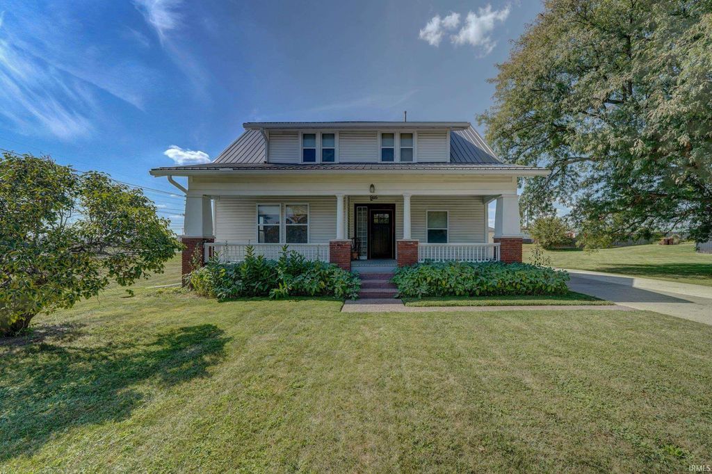 Photo of 805 N Indiana Avenue, Auburn, IN 46706 (MLS # 202537042)