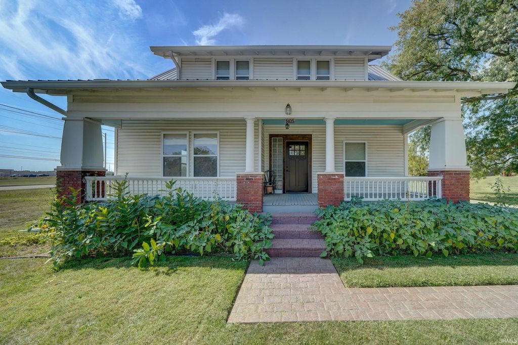 Photo of 805 N Indiana Avenue, Auburn, IN 46706 (MLS # 202537042)
