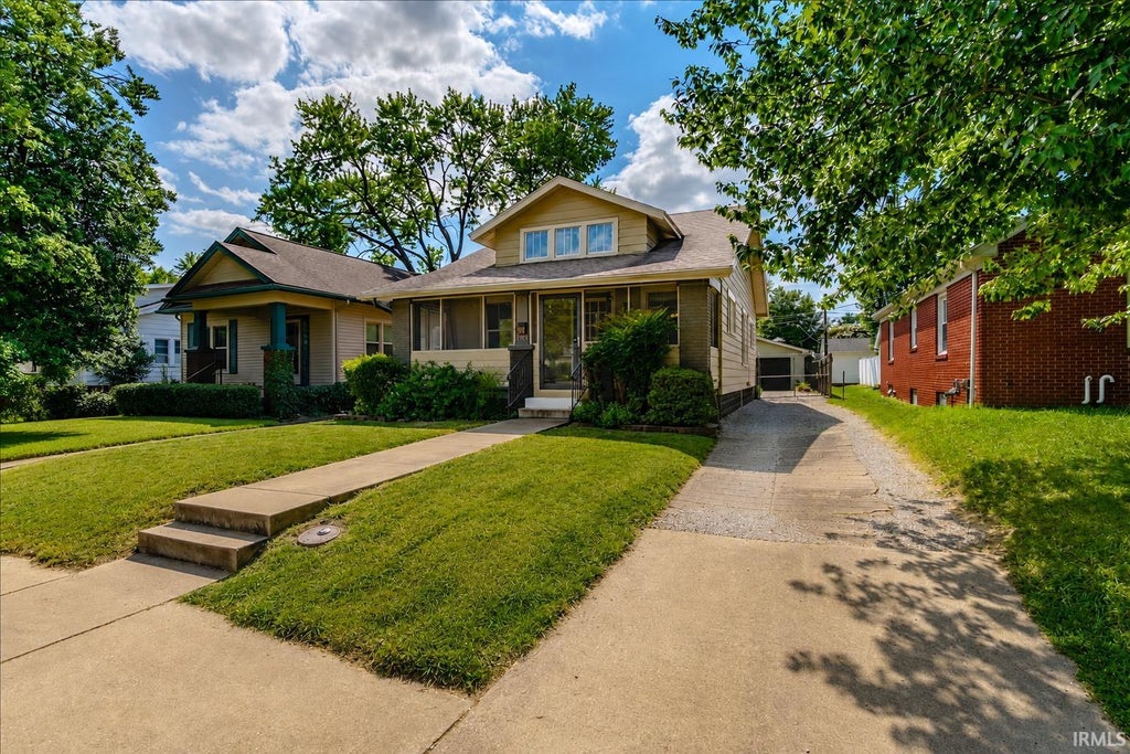 Photo of 703 S Frederick Street, Evansville, IN 47714 (MLS # 202632086)