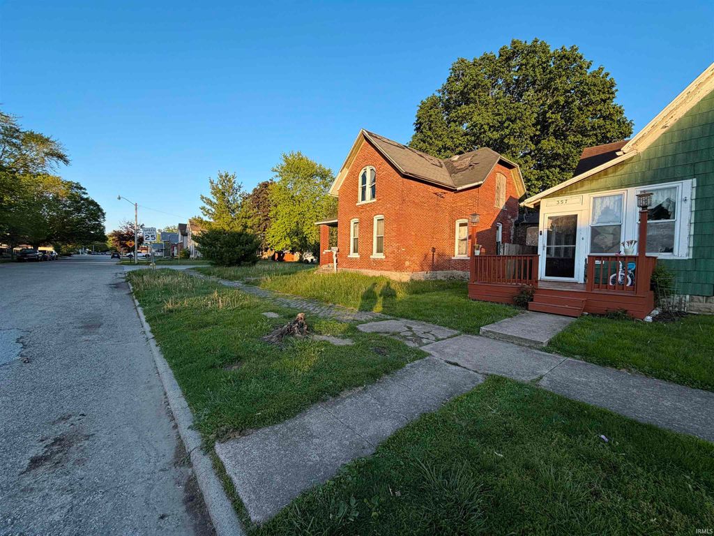 Photo of 357 W 5Th Street, Peru, IN 46970 (MLS # 202617157)