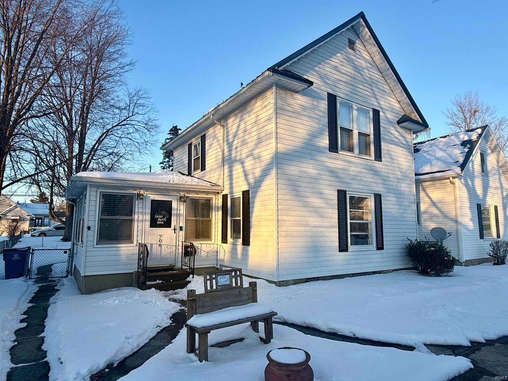 Photo of 706 E 9th Street, Auburn, IN 46706 (MLS # 202603317)