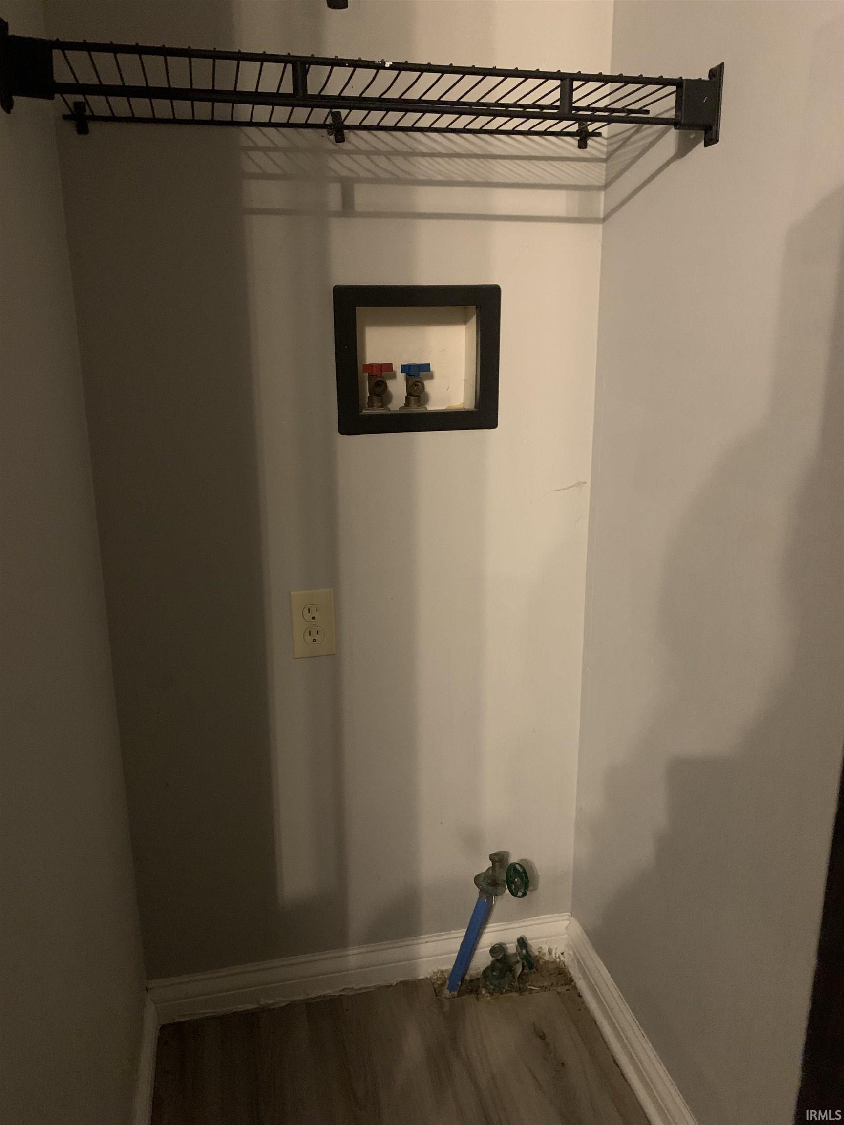 South Bend, Indiana 46615, United States, 3 Bedrooms Bedrooms, ,1 BathroomBathrooms,Residential,Active,3526