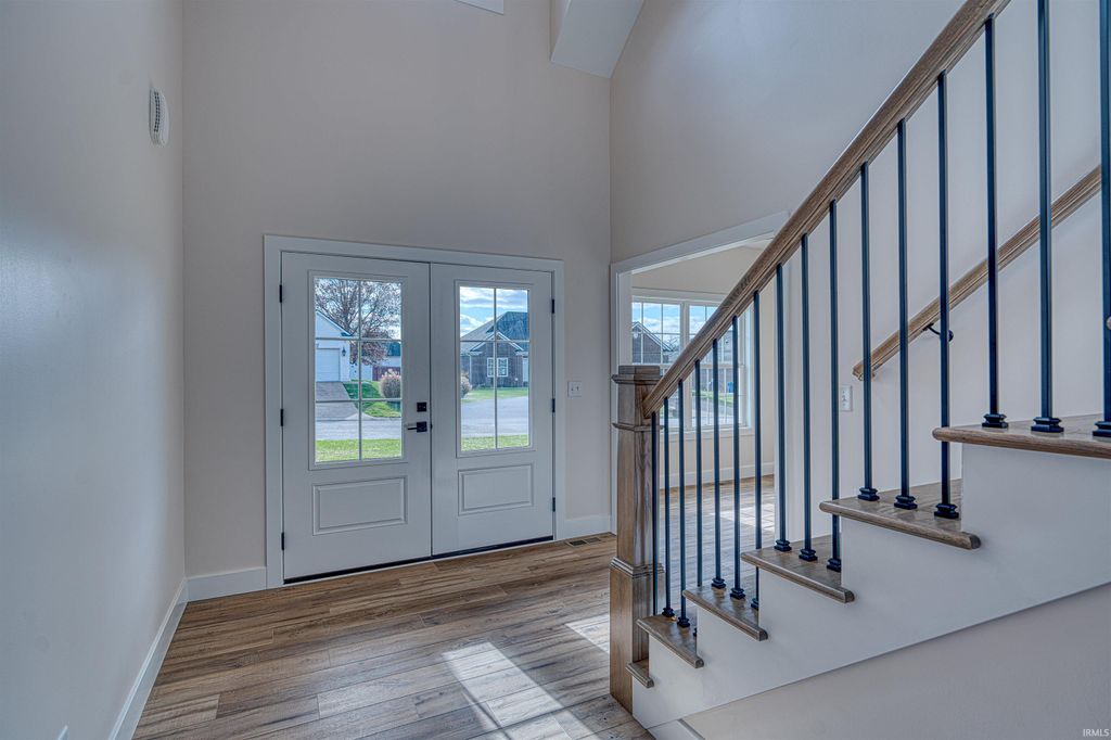 Photo of 3032 Lucerne Avenue, Evansville, IN 47725 (MLS # 202547651)