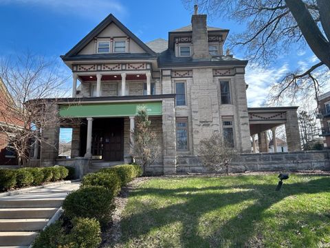 Photo of 520 N Walnut Street, Bloomington, IN 47404 (MLS # 202611161)