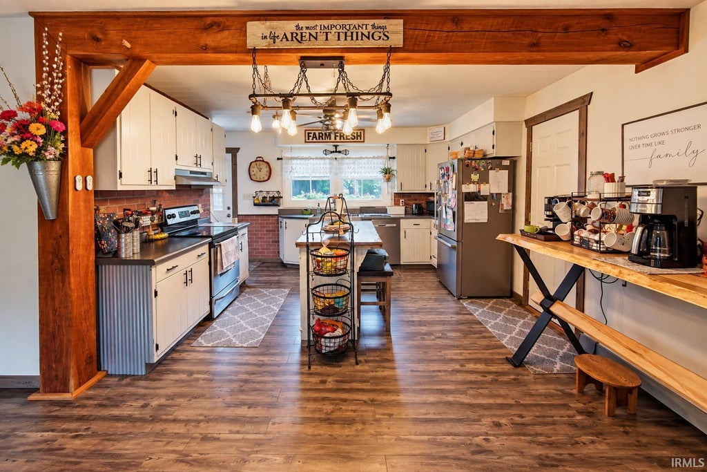 Photo of 1200 N Long Drive, Syracuse, IN 46567 (MLS # 202639305)