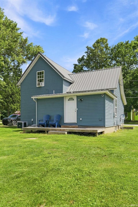 Tiny photo for 712 N Cavin Street, Ligonier, IN 46767 (MLS # 202634189)