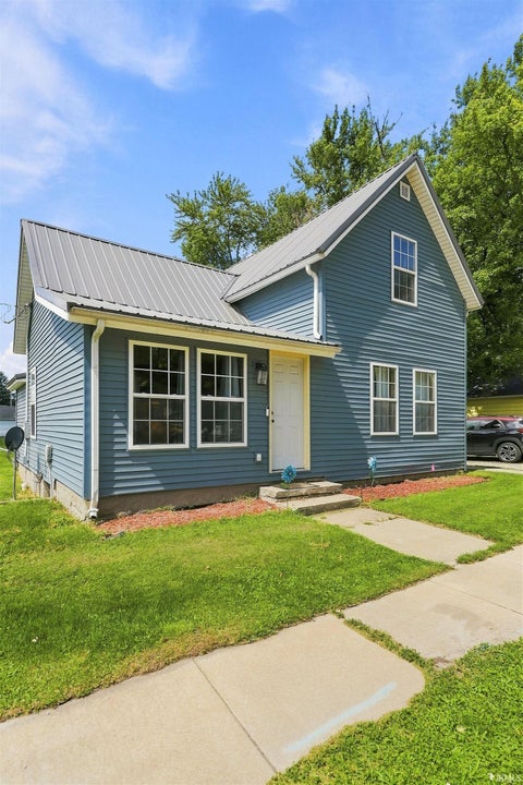 Tiny photo for 712 N Cavin Street, Ligonier, IN 46767 (MLS # 202634189)