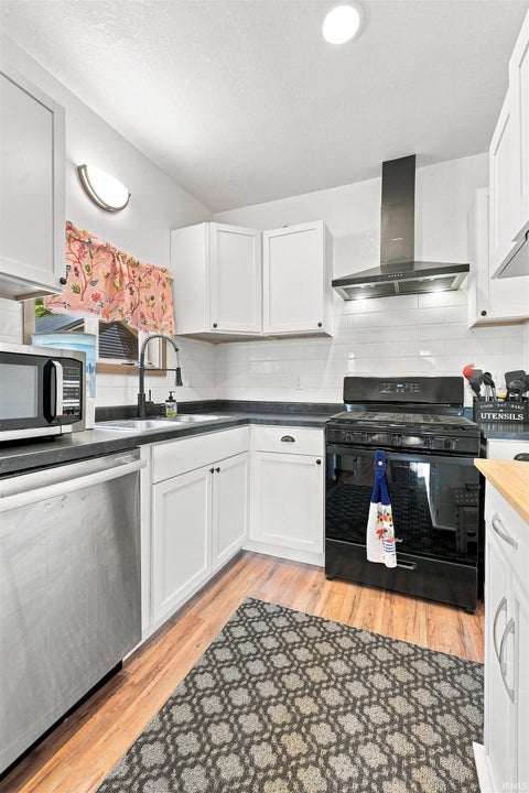 Tiny photo for 712 N Cavin Street, Ligonier, IN 46767 (MLS # 202634189)