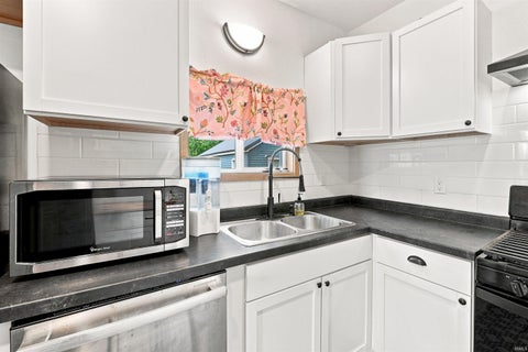 Tiny photo for 712 N Cavin Street, Ligonier, IN 46767 (MLS # 202634189)