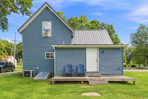 Tiny photo for 712 N Cavin Street, Ligonier, IN 46767 (MLS # 202634189)