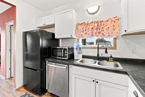 Tiny photo for 712 N Cavin Street, Ligonier, IN 46767 (MLS # 202634189)