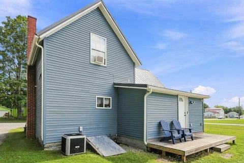 Tiny photo for 712 N Cavin Street, Ligonier, IN 46767 (MLS # 202634189)