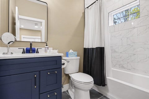 Tiny photo for 1253 Corby Boulevard #B, South Bend, IN 46617 (MLS # 202644938)