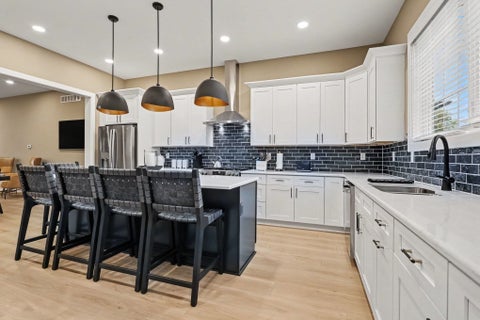 Tiny photo for 1253 Corby Boulevard #B, South Bend, IN 46617 (MLS # 202644938)