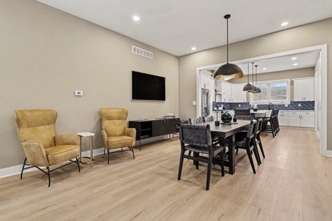 Tiny photo for 1253 Corby Boulevard #B, South Bend, IN 46617 (MLS # 202644938)