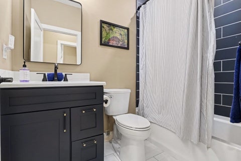 Tiny photo for 1253 Corby Boulevard #B, South Bend, IN 46617 (MLS # 202644938)