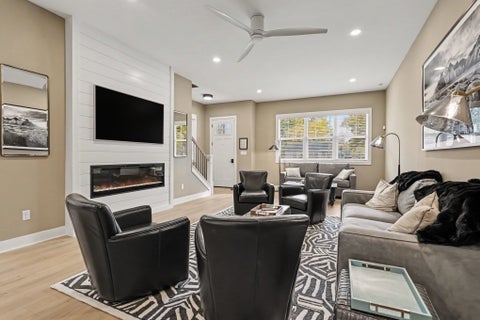Tiny photo for 1253 Corby Boulevard #B, South Bend, IN 46617 (MLS # 202644938)