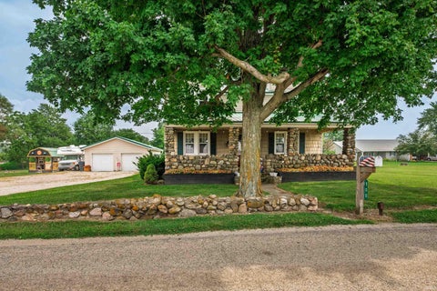 Tiny photo for 500 S County Road 700 E, Parker City, IN 47367 (MLS # 202629497)