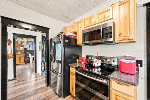 Tiny photo for 500 S County Road 700 E, Parker City, IN 47367 (MLS # 202629497)