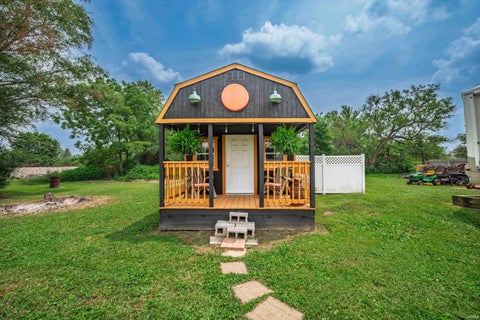 Tiny photo for 500 S County Road 700 E, Parker City, IN 47367 (MLS # 202629497)