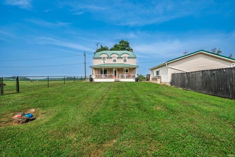 Tiny photo for 500 S County Road 700 E, Parker City, IN 47367 (MLS # 202629497)