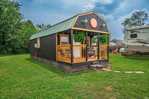 Tiny photo for 500 S County Road 700 E, Parker City, IN 47367 (MLS # 202629497)